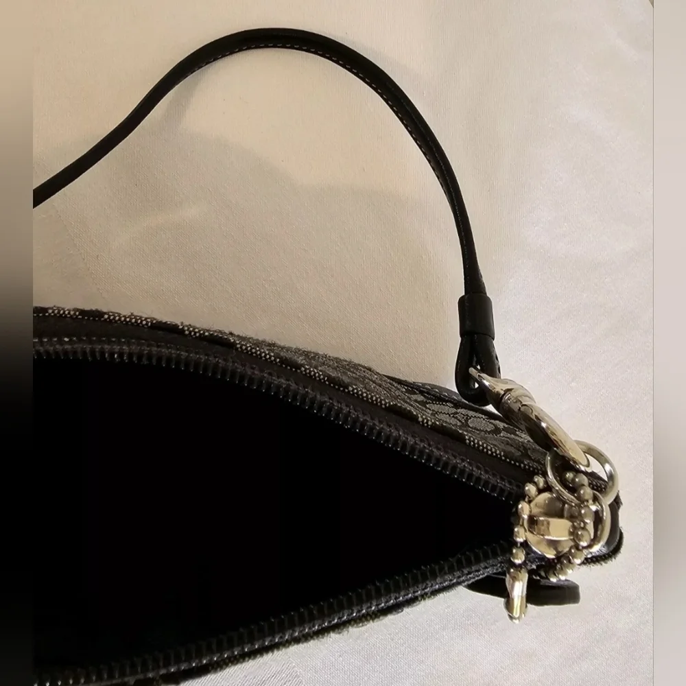 Coach | Vintage Canvas & Leather Wristlet Purse | Signature Monogram Pattern - Picture 15 of 16